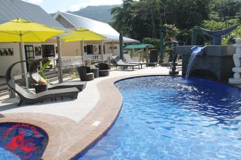 Pool Cabanes des Anges La Digue Seychellen